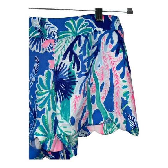 Lilly Pulitzer SzM Blue Pink Floral Dahlia Summer scalloped Beach women’s shorts - Picture 5 of 10
